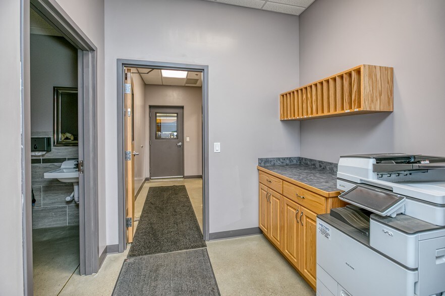 More Photos Of 1974 Pond View Dr SE, Lonsdale Warehouse For Sale