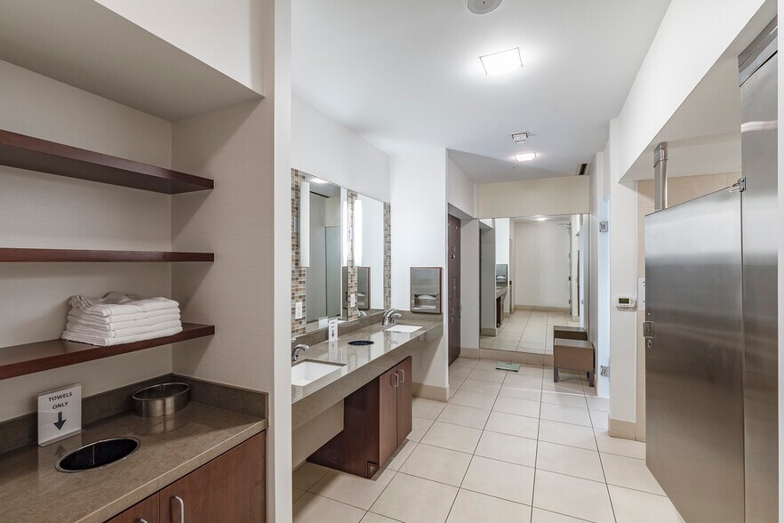 More Photos Of 10000 N Central Expy, Dallas Office Residential For Lease