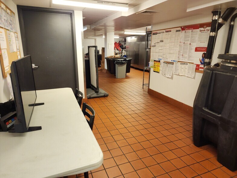 More Photos Of 165-02-165-04 Jamaica Ave, Jamaica Storefront For Sale