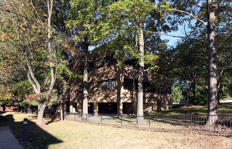 More Photos Of 6290 Montrose Rd, Rockville Office For Sale