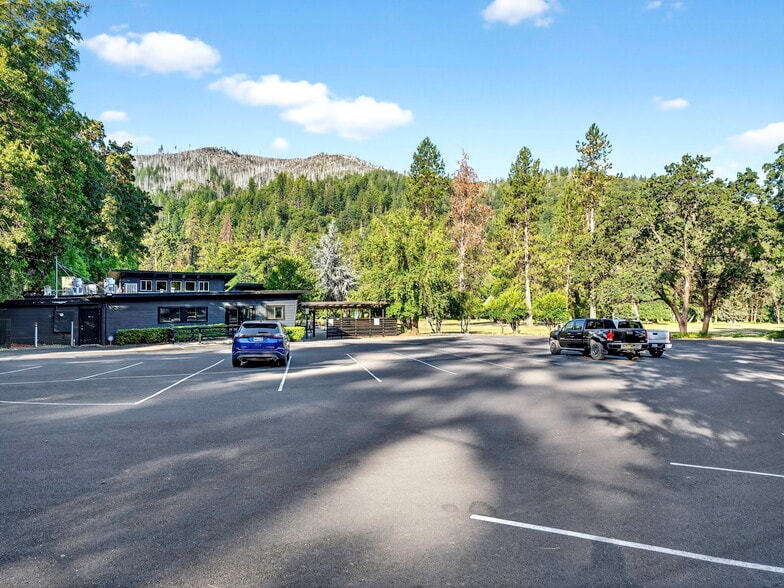 More Photos Of 16451 Golf rd, Cobb Golf Course Driving Range For Sale