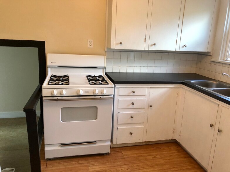 More Photos Of 7630 SE Woodstock Blvd, Portland Apartments For Sale