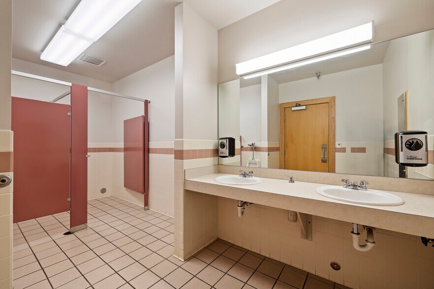 More Photos Of 3850 N Grant Ave, Loveland Medical For Lease