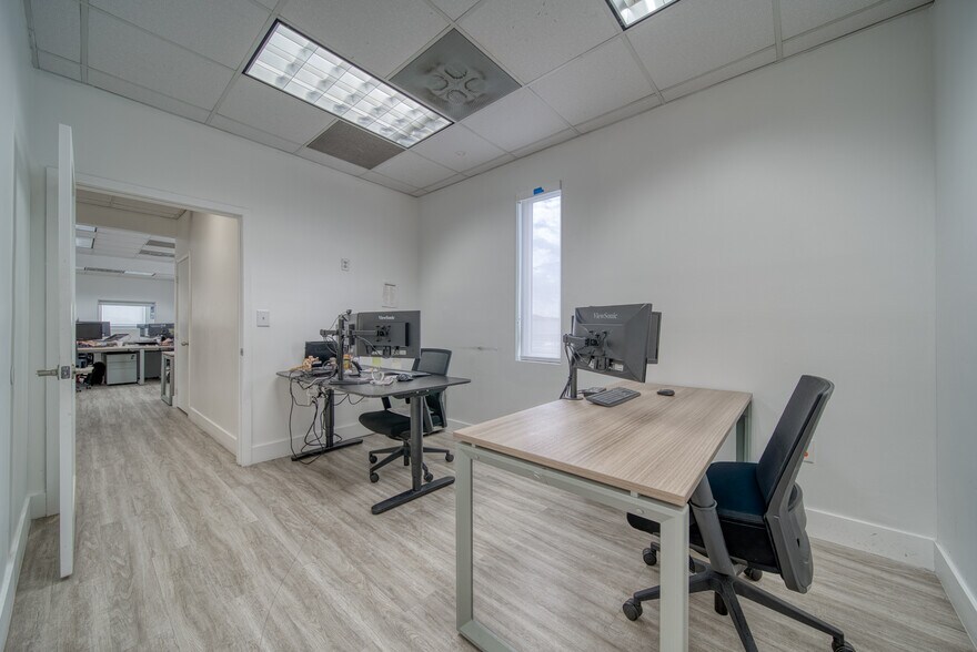 More Photos Of 7500 NW 52nd St, Miami Medical For Lease
