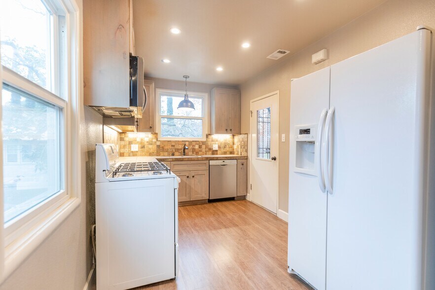 More Photos Of 2229 24th St, Sacramento Apartments For Sale