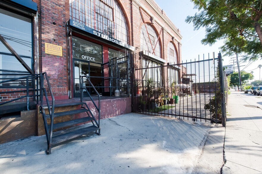 More Photos Of 6000 Avalon Blvd, Los Angeles Warehouse For Lease