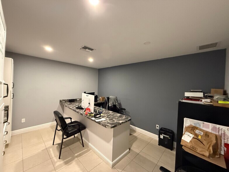 More Photos Of 3580 Old Metro Pkwy, Fort Myers Service For Sale
