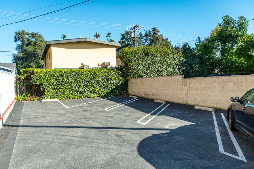 More Photos Of 2028 Lake Ave, Altadena Medical For Sale