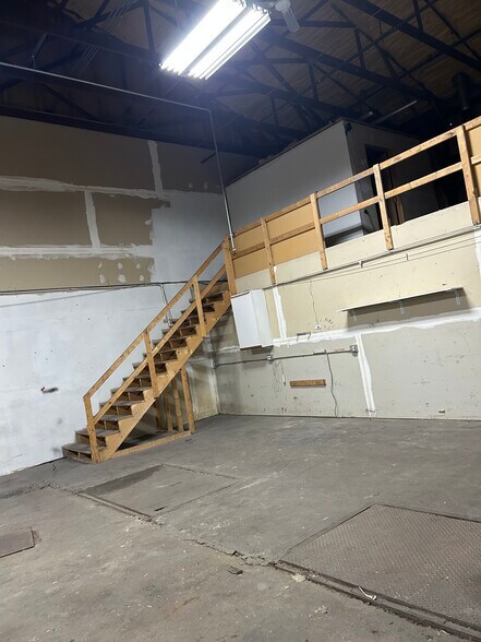 More Photos Of 9340 Shaver Rd, Portage Manufacturing For Sale