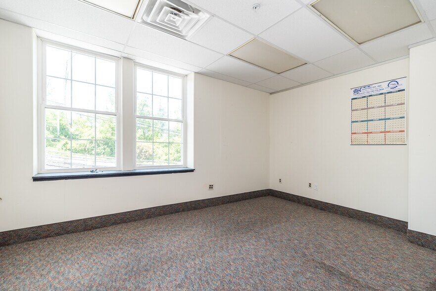 More Photos Of 11 Davis Rd, Phoenixville Apartments For Lease