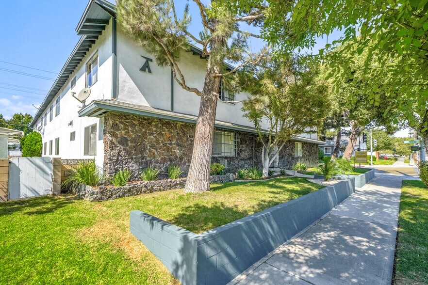 More Photos Of 1799 N Hollywood Way, Burbank Apartments For Sale