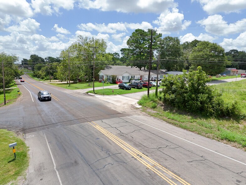 More Photos Of 102 Dixie Street, Brenham Land For Sale