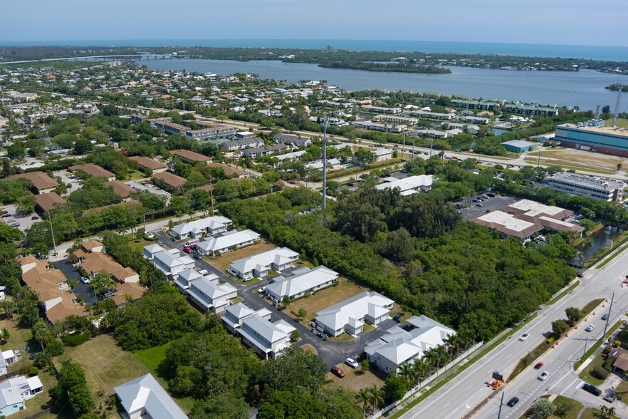 More Photos Of 401 18th St, Vero Beach Apartments For Sale