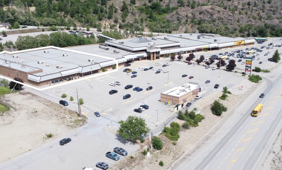 More Photos Of 8100 Rock Island Hwy, Trail Freestanding For Lease