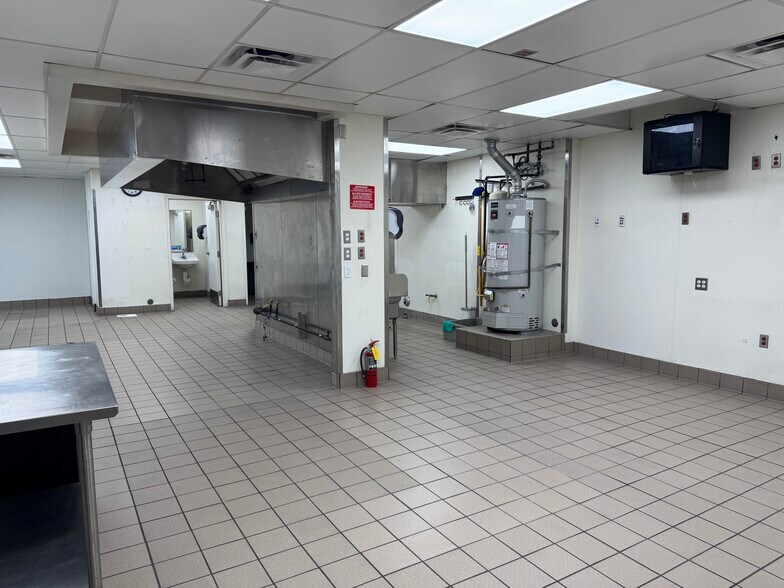 More Photos Of 1901-1905 Pacific Coast Hwy, Lomita Restaurant For Sale