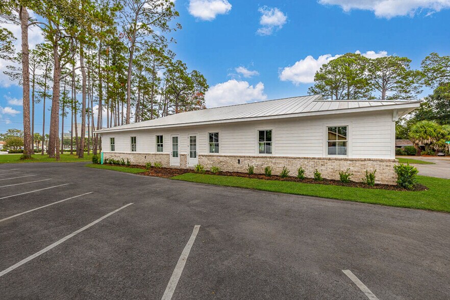 More Photos Of 2903 Kemble Ave, Brunswick Medical For Lease