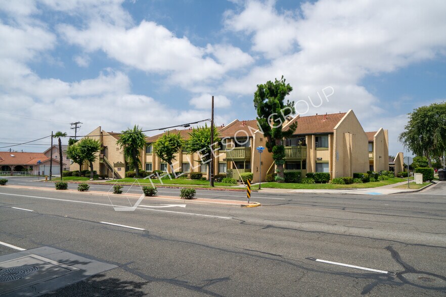More Photos Of 7531 Knott Ave, Buena Park Apartments For Sale