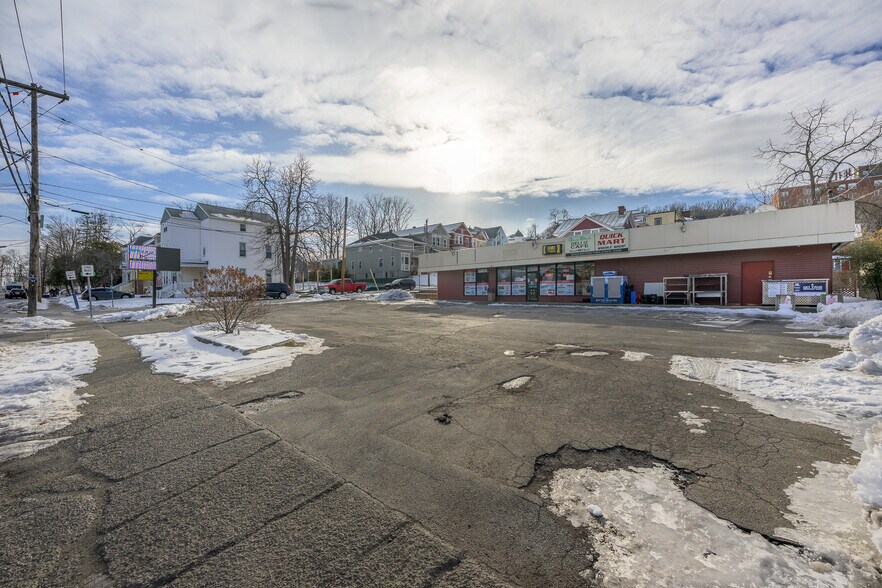 More Photos Of 67-69 Green St, Hudson Convenience Store For Sale
