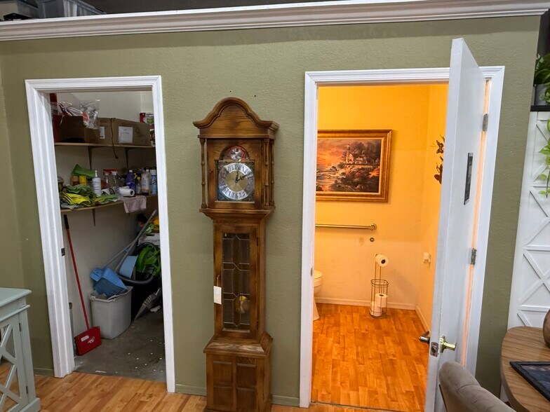 More Photos Of 8111 E Apache Trl, Mesa Freestanding For Sale