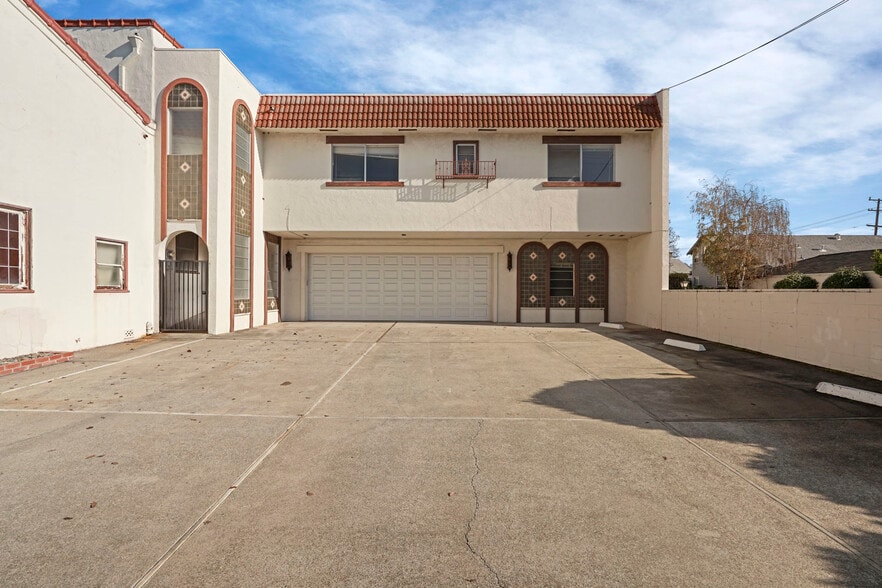 More Photos Of 1370 Santa Rosa St, San Leandro Funeral Home For Sale