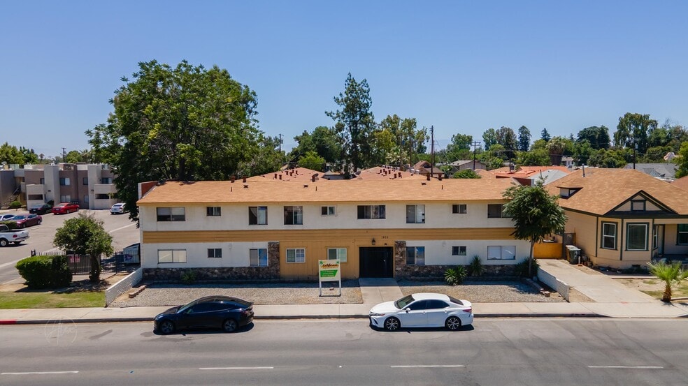 More Photos Of 1905 California Ave, Bakersfield Apartments For Sale