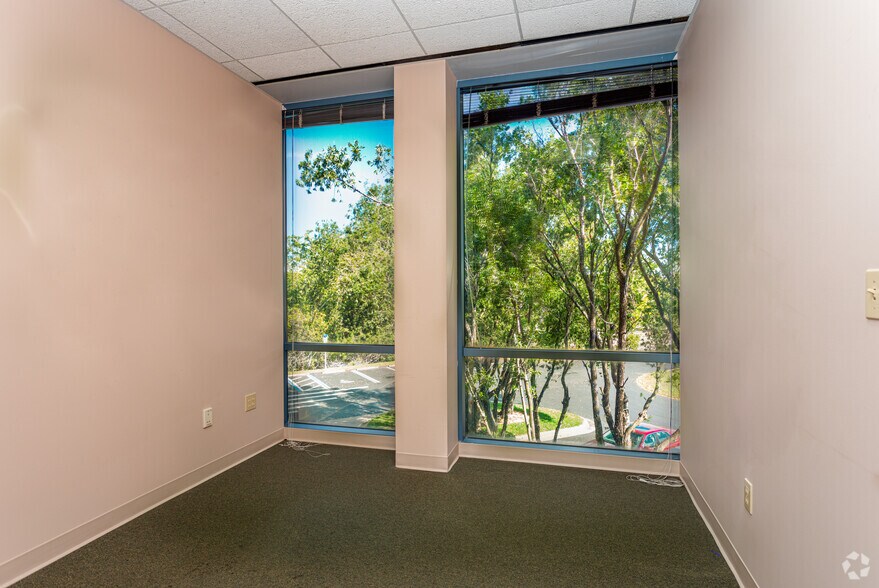 More Photos Of 4210 Metro Pky, Fort Myers Office For Lease