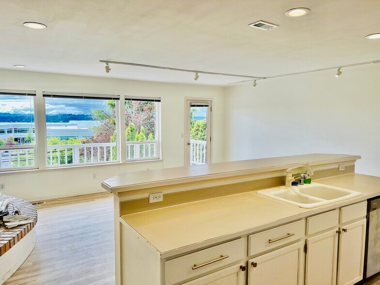 More Photos Of 808-810 6th St S, Kirkland Office Residential For Lease