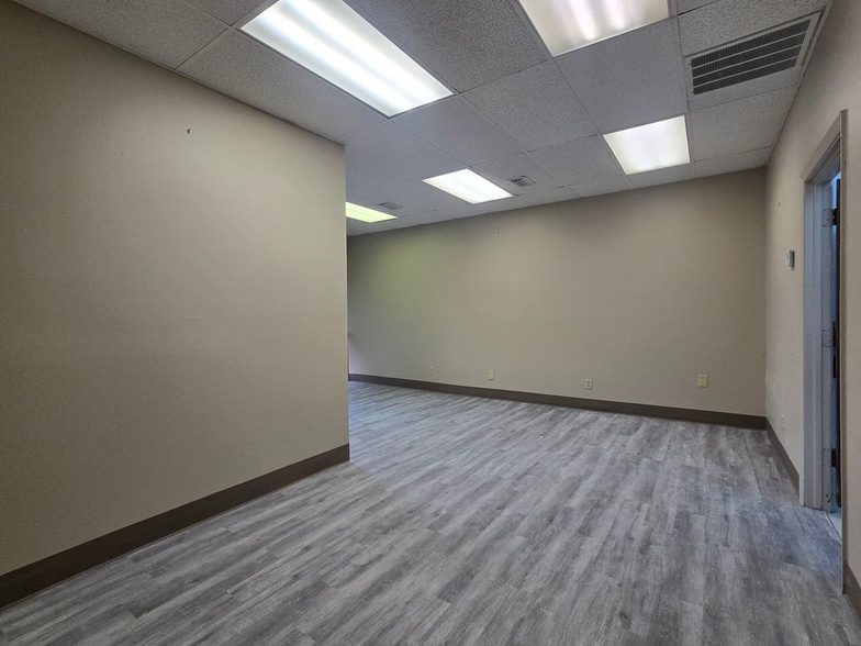 More Photos Of 9225 Ulmerton Rd, Largo Light Distribution For Sale
