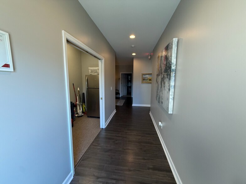 More Photos Of 9 W Broad St, Newnan Medical For Lease