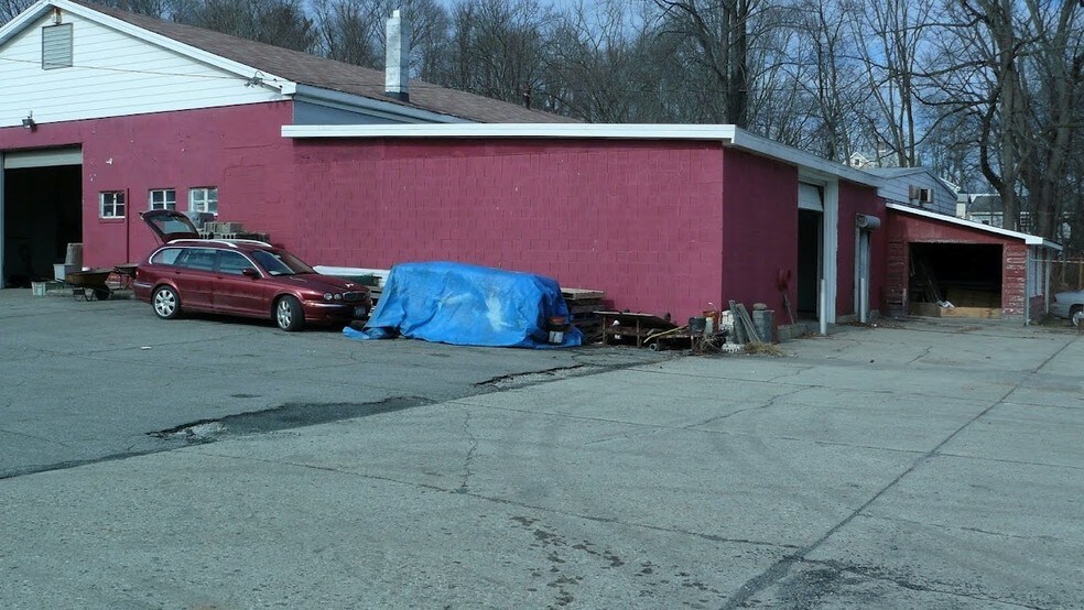 More Photos Of 2 S Plank Rd, Newburgh Warehouse For Sale