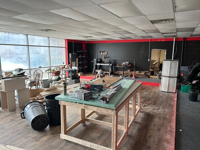 More Photos Of 309 Ruffner Ave, Charleston General Retail For Sale