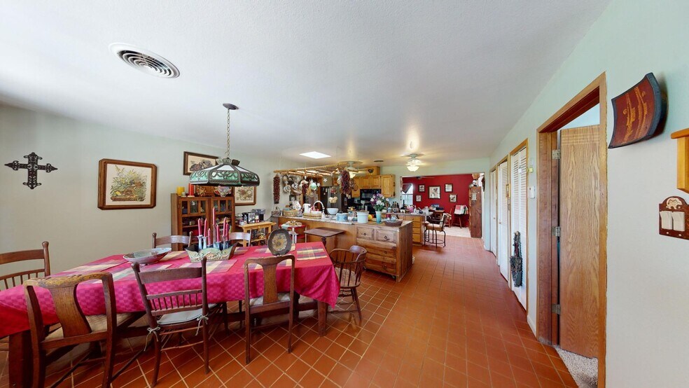 More Photos Of 1804 E College Blvd, Roswell General Retail For Sale