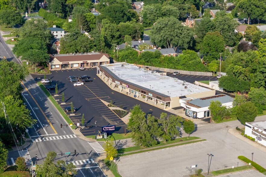 More Photos Of 3642 Brownsboro Rd, Louisville Unknown For Lease