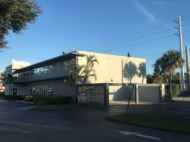 More Photos Of 140 S Federal Hwy, Dania Office For Sale