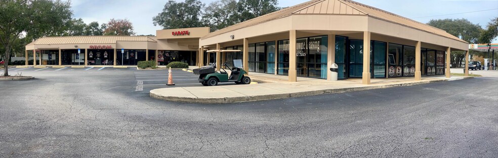 Primary Photo Of 839 County Road 1, Palm Harbor General Retail For Lease