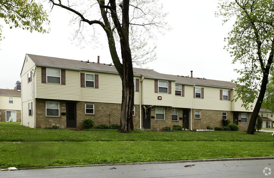More Photos Of 1643 E 30th St, Lorain Apartments For Sale