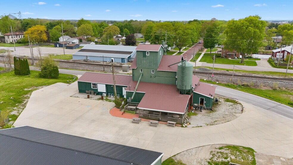 More Photos Of 100 S Old State Road 15, Leesburg Restaurant For Sale