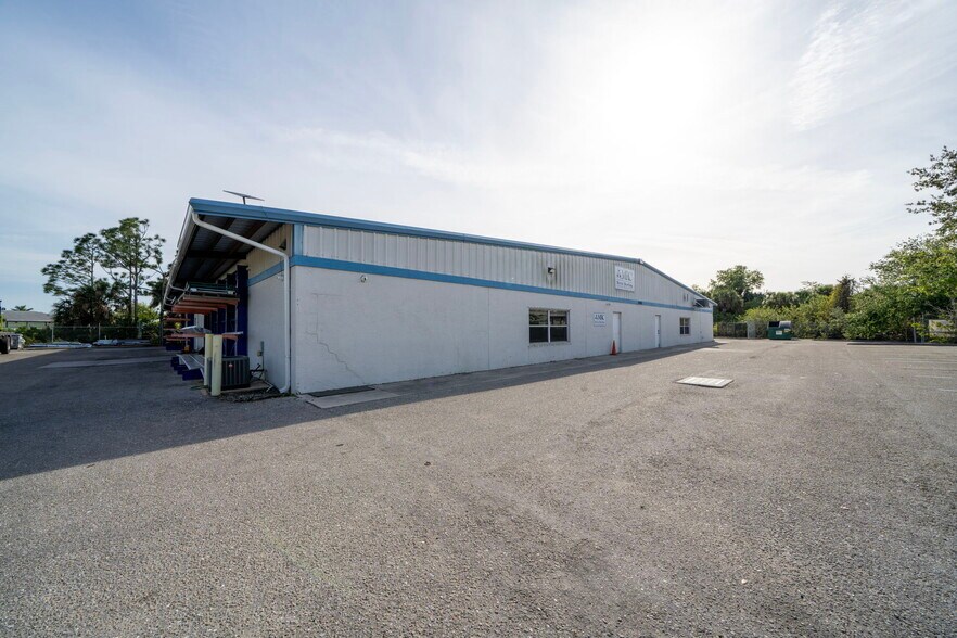 More Photos Of 25451 Fortran Dr, Punta Gorda Warehouse For Sale