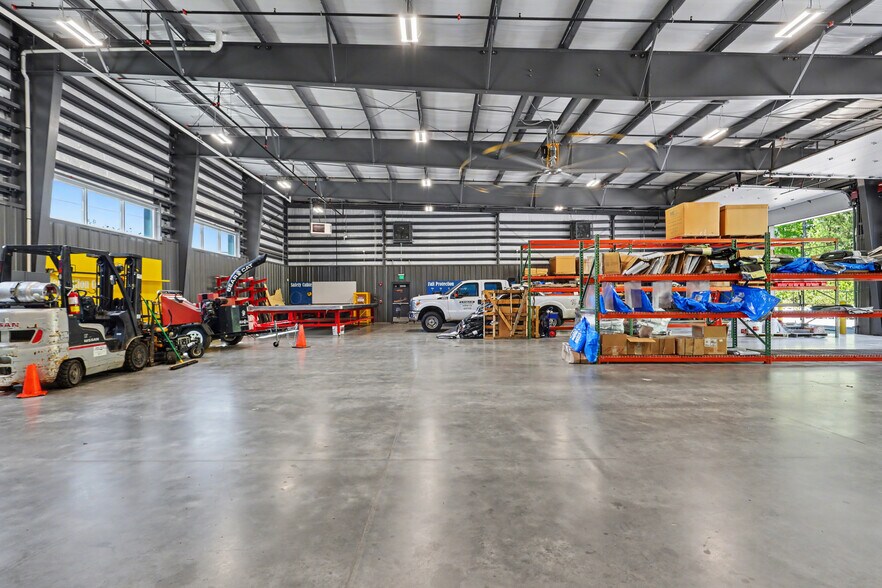 More Photos Of 241 Collins Industrial Blvd, Athens Light Distribution For Sale