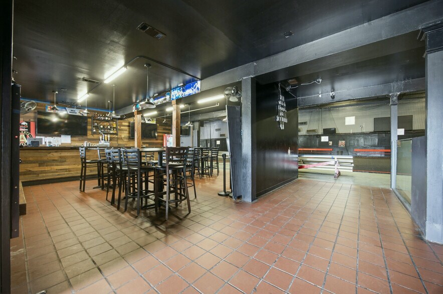 More Photos Of 6616 New Peachtree Rd, Doraville Sports And Entertainment For Sale
