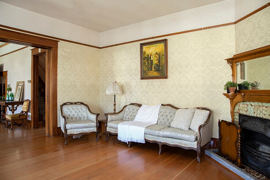 More Photos Of 139 SW I St, Grants Pass Specialty For Sale