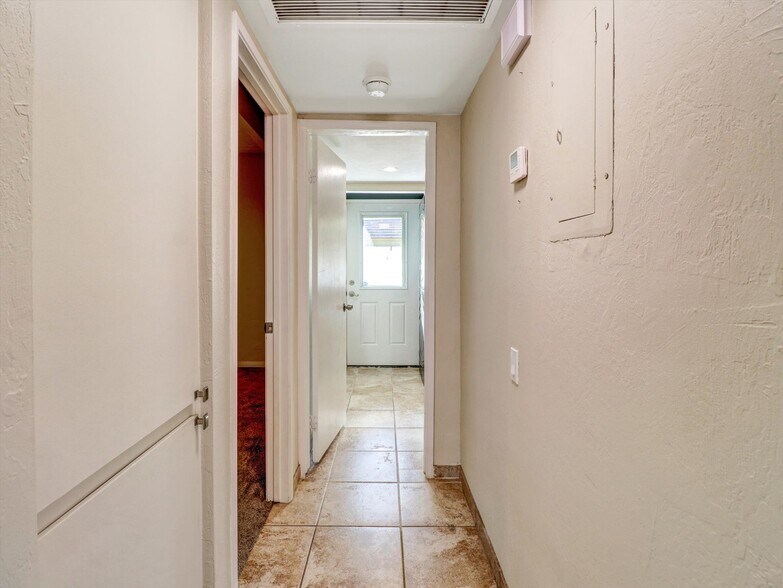 More Photos Of 525 S Thornhill Rd, Palm Springs Apartments For Sale