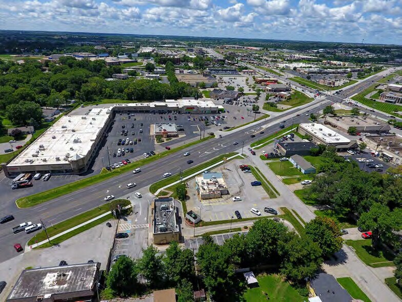 More Photos Of 312-344 S 291 Hwy, Liberty Unknown For Lease