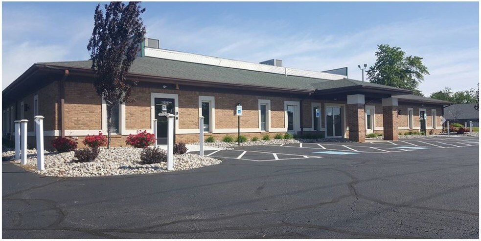 More Photos Of 1900 Indian Wood Cir, Maumee Office For Lease