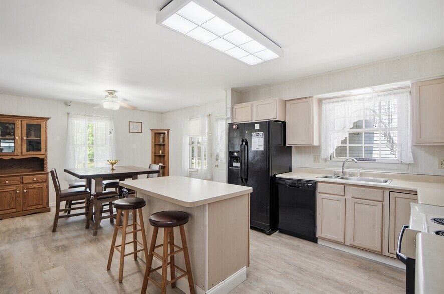 More Photos Of 2996 Millville Shandon Rd, Hamilton Specialty For Sale