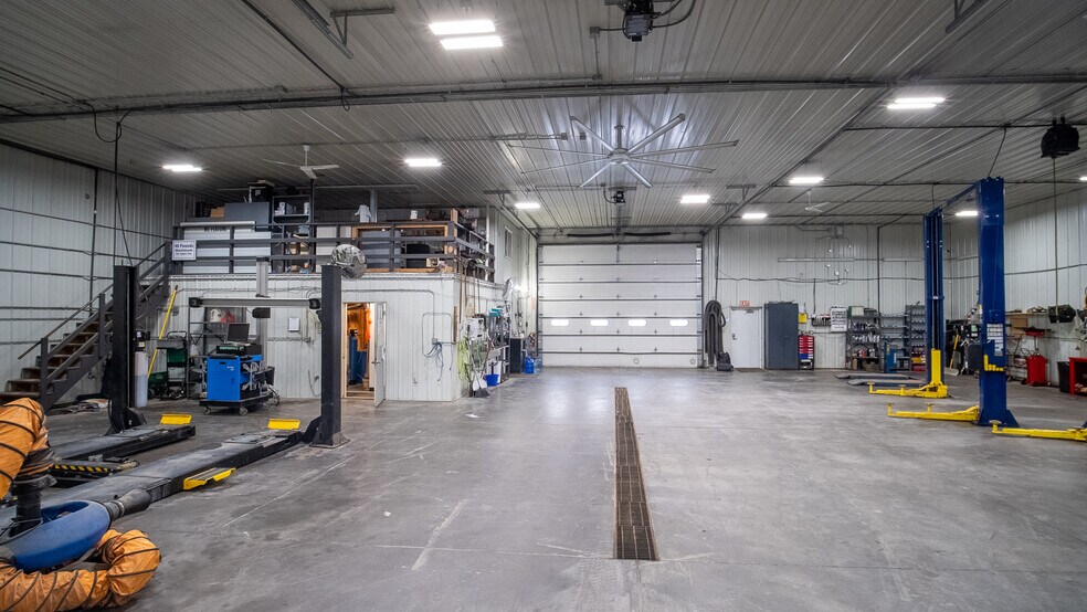 More Photos Of 203 Main St E, Elysian General Retail For Sale