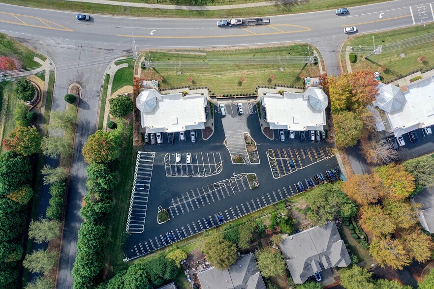 More Photos Of 18620 W Catawba Ave, Cornelius Office Residential For Lease