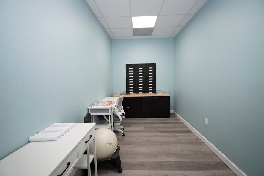 More Photos Of 4535 Tamiami Trl, Port Charlotte Office For Lease