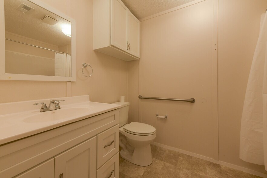 More Photos Of 7689 FM 2000, Caldwell Light Distribution For Lease