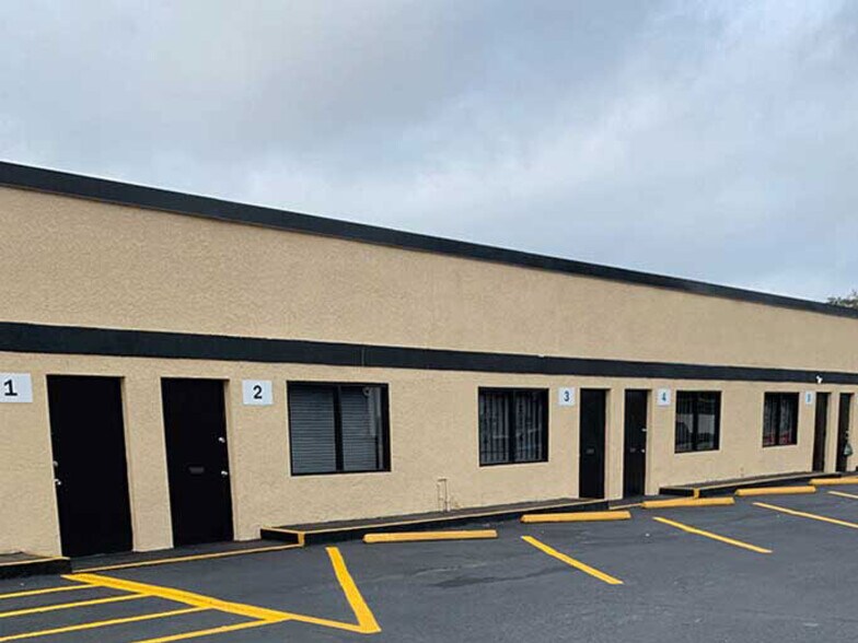 Primary Photo Of 104 W Seneca Ave, Tampa Flex For Lease